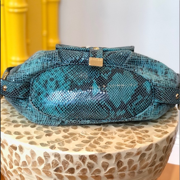 Micheal Kors Turquoise Snake Skin Bag - Picture 6 of 16